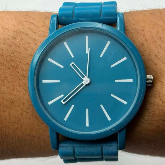 Blue Retro Men’s Watch - Picture 1 of 5